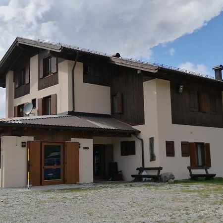 Rifugio Garibaldi Ледро Экстерьер фото